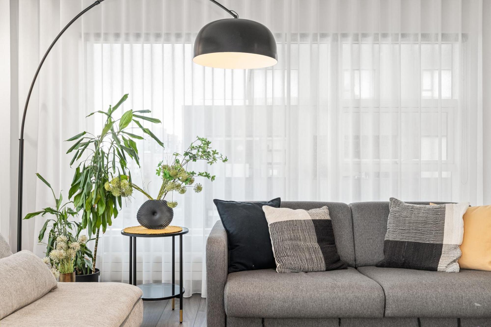 Vibrant Hafnatorg I Spacious Property With Expansive Garage Reykjavík Eksteriør billede